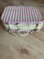 Mooi rieten pastelkleurig koffertje, Sieraden, Tassen en Uiterlijk, Koffers, Ophalen, Zo goed als nieuw, Minder dan 50 cm, Minder dan 35 cm