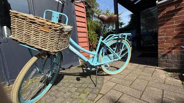 Meisjesfiets Blauw - *HELEMAAL NIEUW* Met Basil Mand beschikbaar voor biedingen