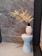 Betonlook bijzettafel van metalen - 45cm hoog, Ophalen, Zo goed als nieuw