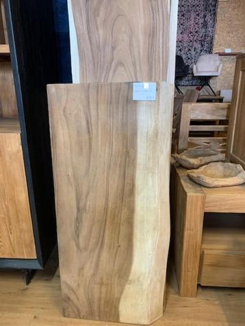 Suar Hout Planken 6 dik ± 40br á 45br, nog enkele stuks v.a. beschikbaar voor biedingen