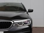 BMW 5-serie Touring 530i xDrive High Executive Stuurwielverw, Auto's, BMW, 1998 cc, Zwart, Vierwielaandrijving, 92 €/maand