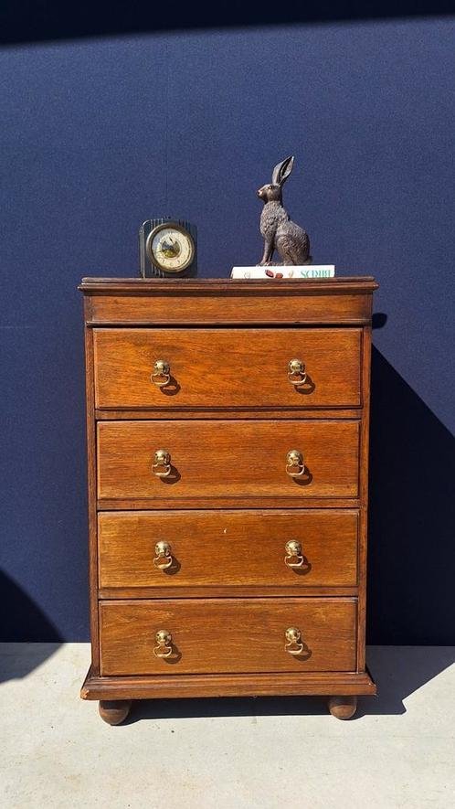 Antiek vintage ladekastje, Engelse ladekast kast met 4 lades, Huis en Inrichting, Kasten | Ladekasten, Gebruikt, Minder dan 100 cm
