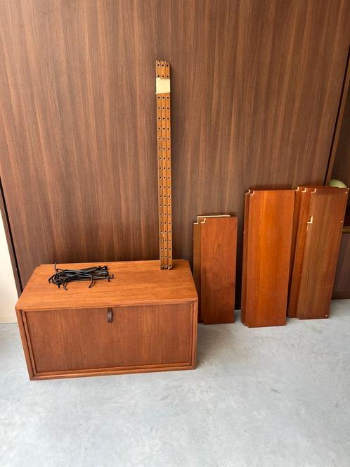 Vintage Poul Cadovius Royal System wandmeubel, Huis en Inrichting, Kasten | Wandmeubels, Gebruikt, Minder dan 100 cm, 150 tot 200 cm