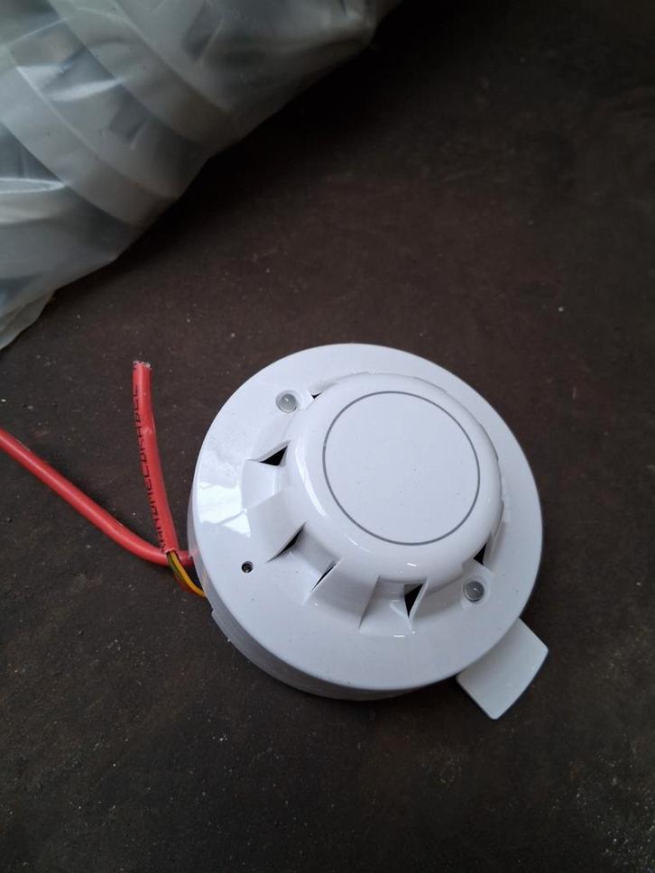 Zak vol brand / rookmelder  90 stuks / circulair, Doe-het-zelf en Verbouw, Alarmsystemen, Gebruikt, Detector, Sensor of Melder