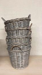 Manden, Huis en Inrichting, Woonaccessoires | Schalen en Manden, Ophalen of Verzenden, Zo goed als nieuw, Riet