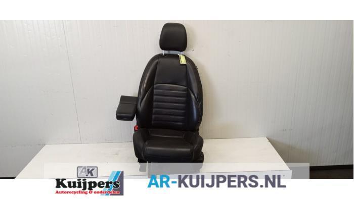 Stoel links van een Alfa Romeo Giulietta (Giulietta 10-), Auto-onderdelen, Interieur en Bekleding, Alfa Romeo, Gebruikt