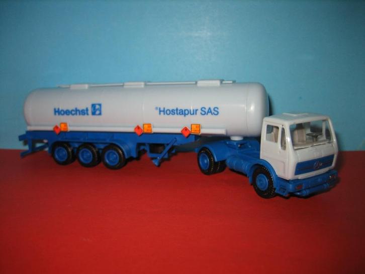 Hoechst - SAS  MERCEDES met tank-oplegger  Herpa, Hobby en Vrije tijd, Modelauto's | 1:87, Zo goed als nieuw, Bus of Vrachtwagen
