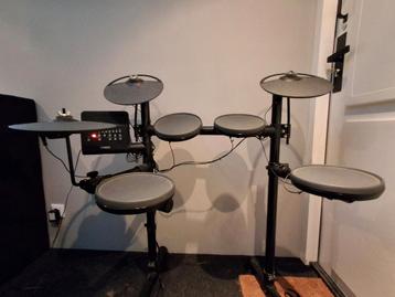 Yamaha dtx drumstel electrisch drumstel beschikbaar voor biedingen