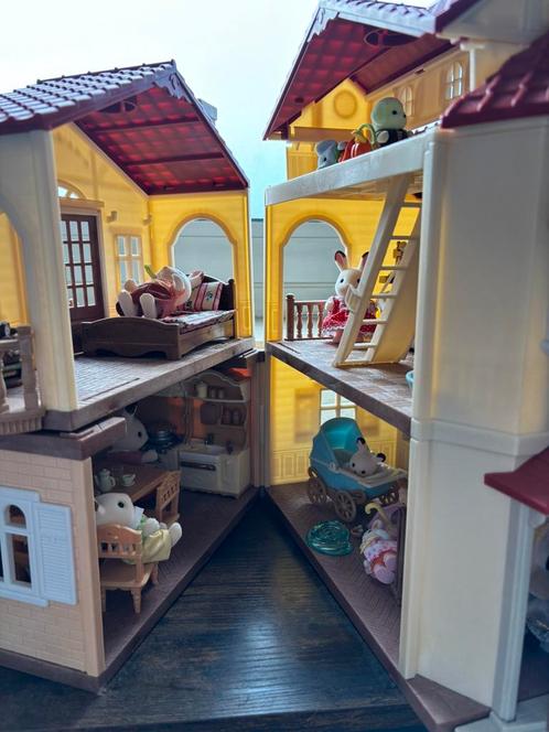 Sylvanian Families huis+families, Kinderen en Baby's, Speelgoed | Poppenhuizen, Zo goed als nieuw, Ophalen of Verzenden