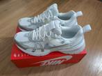 Nike V2K Run nieuw maat 44, Nieuw, Ophalen of Verzenden, Hardlopen, Hardloopschoenen