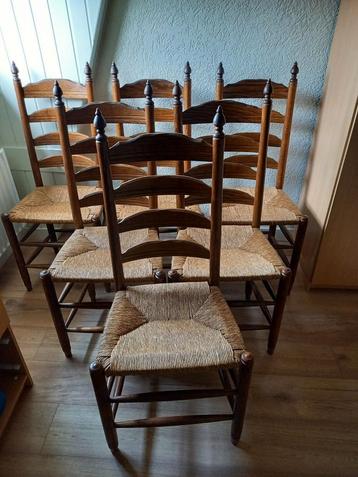 6 eiken antieke  kloosterstoelen met biezen zitting  beschikbaar voor biedingen