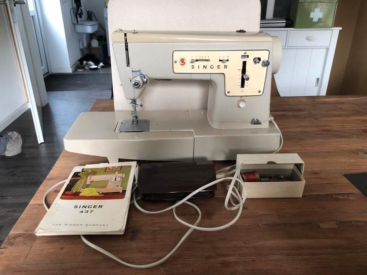 Singer Naaimachine 437 - Klassieker!, Hobby en Vrije tijd, Naaimachines en Toebehoren, Gebruikt, Naaimachine, Singer, Ophalen