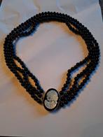 Elegante zwarte ketting met cameo hanger, Gebruikt, Zwart, Ophalen of Verzenden, Overige materialen