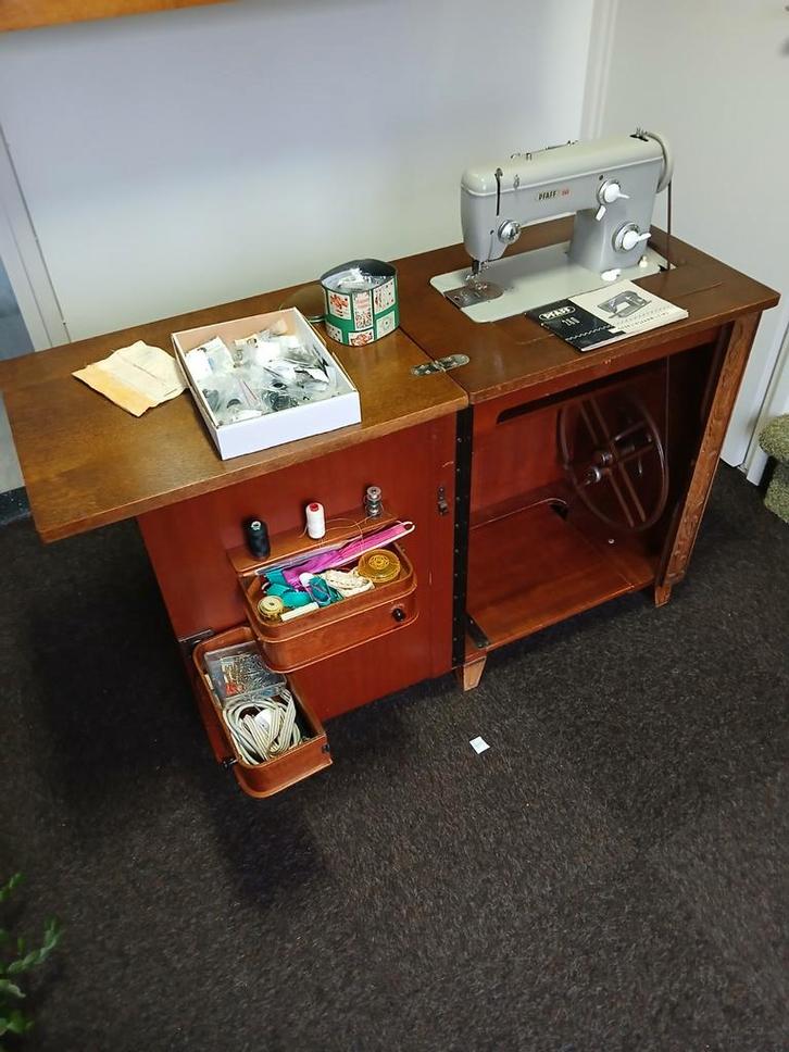 Pfaff 260 Naaimachine in Kast - Vintage, Hobby en Vrije tijd, Naaimachines en Toebehoren, Gebruikt, Naaimachine, Pfaff, Industrieel