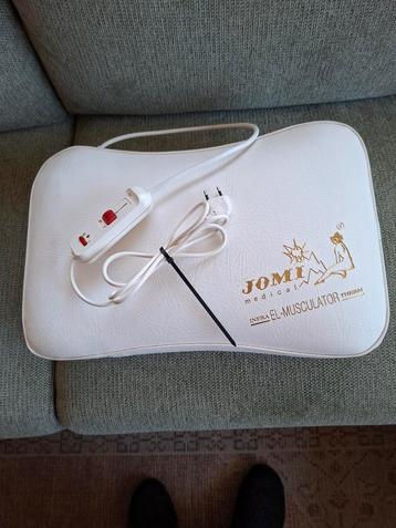 JOMI.... Wit lederen..zgan. massage kussen beschikbaar voor biedingen