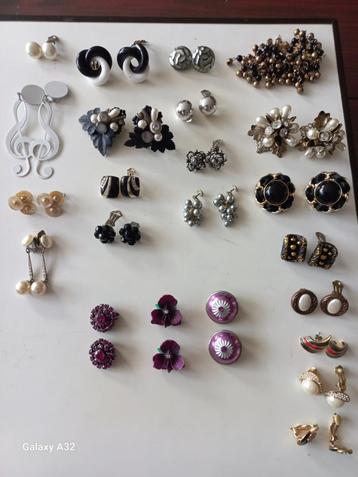 Oorclips - 22 paar wit paars zwart zilver en goudkleurig  beschikbaar voor biedingen