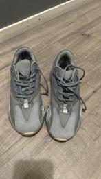 Yeezy Boost 700, Ophalen of Verzenden, Gebruikt, Schoenen