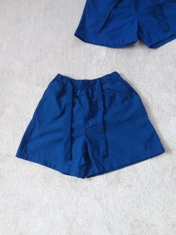 2 DEZELFDE dames shorts cobaltblauw mt M beschikbaar voor biedingen