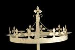 Grote kerkelijke staande kandelaber / kandelaar, Antiek en Kunst, Antiek | Religie, Ophalen