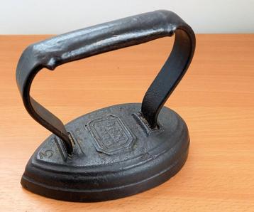 Antieke Strijkbout WB & C0. No. 96 - Strijkijzer MH271 beschikbaar voor biedingen