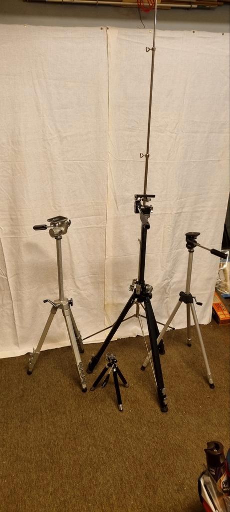 Assortiment foto statieven 4 stuks uitzoeken, Audio, Tv en Foto, Fotografie | Statieven en Balhoofden, Zo goed als nieuw, Driepoot