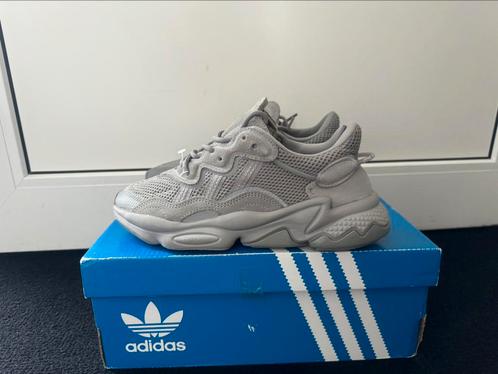 Adidas Ozweego (size 36,5), Kleding | Dames, Schoenen, Nieuw, Sneakers of Gympen, Grijs, Ophalen of Verzenden