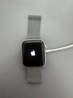 Apple Watch SE 40mm 2021 Zilver + oplader + 17 bandjes, Ophalen, Gebruikt, Apple Watch ⌚️, Waterdicht