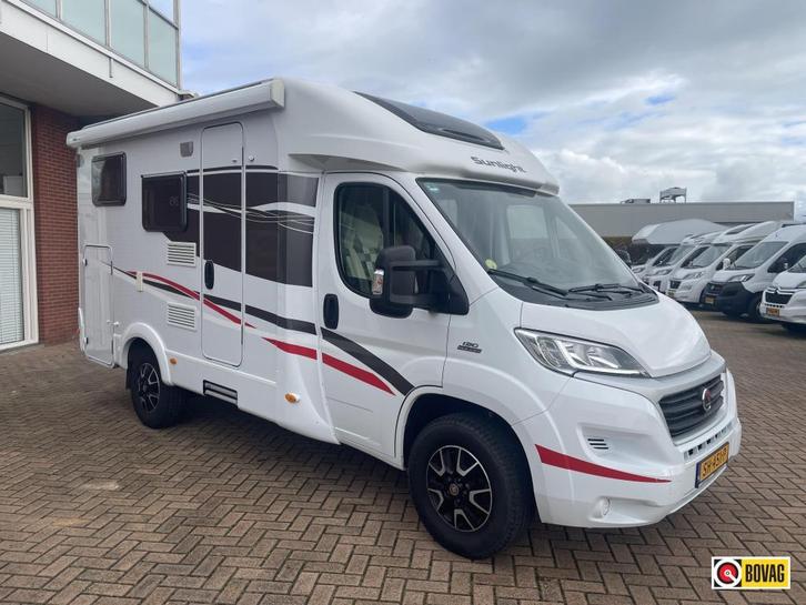 Sunlight T60 Vlakke vloer, Caravans en Kamperen, Campers, Bedrijf, tot en met 2, Half-integraal, Sunlight, Diesel, Handgeschakeld
