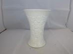 mooi bewerkte vintage vaas in de kleur wit, Ophalen of Verzenden