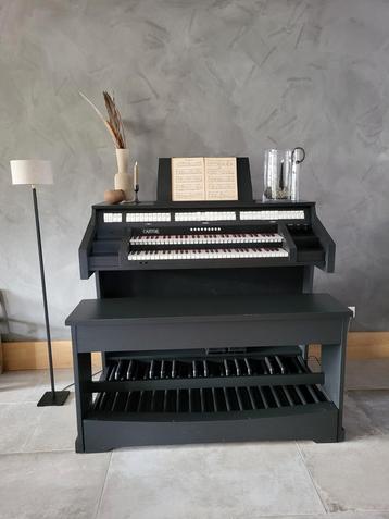 Mooi mat zwart Cantor orgel beschikbaar voor biedingen