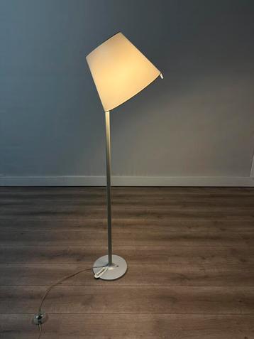 Artemide Melampo Vloerlamp beschikbaar voor biedingen