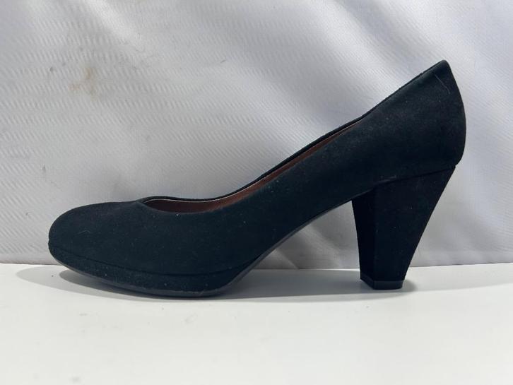 Carmens, maat 39 klassieke zwart suède plateau pumps, Kleding | Dames, Schoenen, Zo goed als nieuw, Schoenen met hoge hakken, Zwart