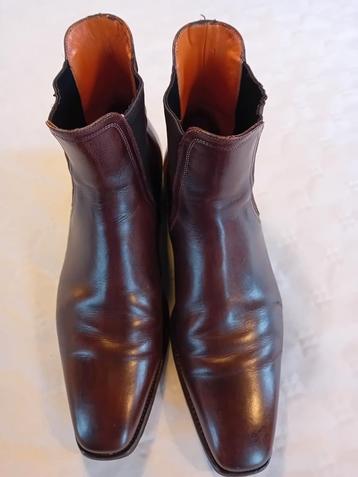  Donkerbruine Chelsea boots van het merk Santoni, maat 9.