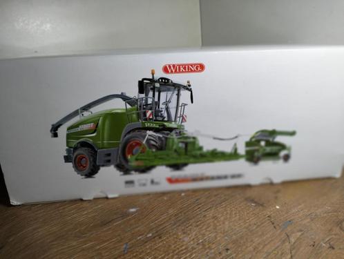 Te koop Wiking Fendt Katana 65 met mais/grasbek Hakselaar ., Hobby en Vrije tijd, Modelauto's | 1:32, Zo goed als nieuw, Tractor of Landbouw