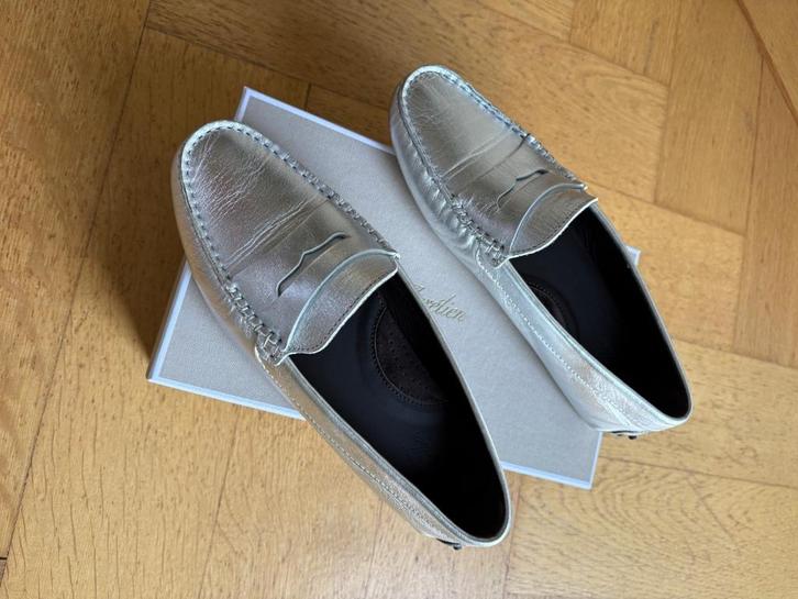Aurélien zilverkleurige loafers mt 39, Kleding | Dames, Schoenen, Zo goed als nieuw, Instappers, Overige kleuren, Ophalen of Verzenden