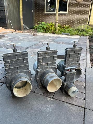 Valterra aluminium schuifkraan (1x 110 mm en 1x 63 mm) beschikbaar voor biedingen