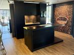 Luxe zwarte keuken met eiland - Showroommodel, Ophalen, Open Einde 12, Info@123barren.nl, Overige materialen