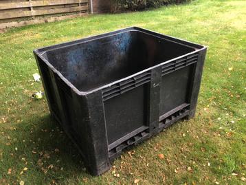 2 kunststof bakken palletbox transportbak plastic bak beschikbaar voor biedingen