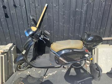 Elektrische Mango scooter (zonder accu) beschikbaar voor biedingen