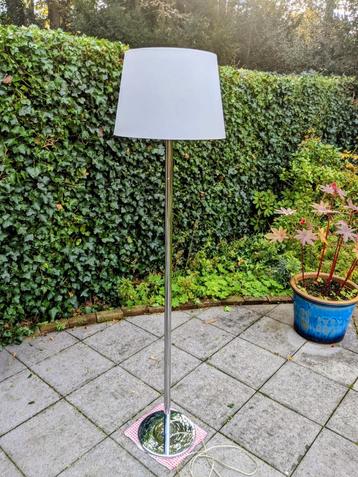 Staande lamp, geschikt voor verschillende lampenkappen  beschikbaar voor biedingen