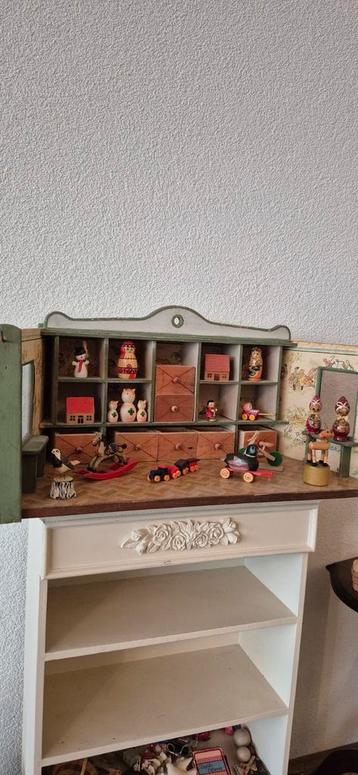 Antiek Winkeltje met Miniatuur Collectie beschikbaar voor biedingen