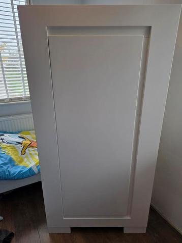 Witte Kledingkast Kind - Planken & Hanggedeelte beschikbaar voor biedingen