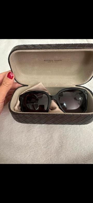Bottega Veneta zonnebril beschikbaar voor biedingen