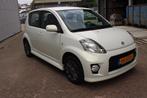 Daihatsu Sirion 2 1.5-16V Sport, Auto's, Daihatsu, Voorwielaandrijving, Gebruikt, Wit, Handgeschakeld