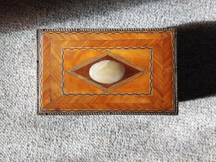 Theekist teacaddy frans  ca 1840 ingelegd marquetry, Antiek en Kunst, Antiek | Overige Antiek, Ophalen of Verzenden