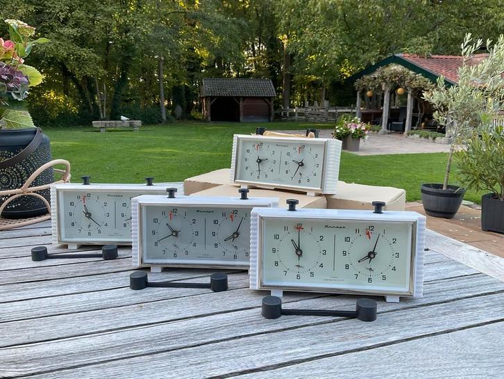 Nette vintage en ongebruikte Russische schaakklokken., Hobby en Vrije tijd, Gezelschapsspellen | Bordspellen, Ophalen of Verzenden
