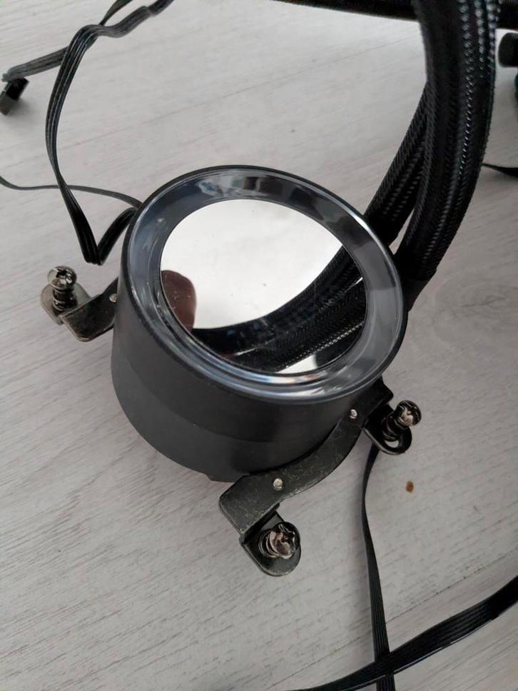 Gamdias Waterkoeling CPU met RBG met adapter voor 8 fans, Computers en Software, Computerkoelers, Waterkoeling, Ophalen of Verzenden