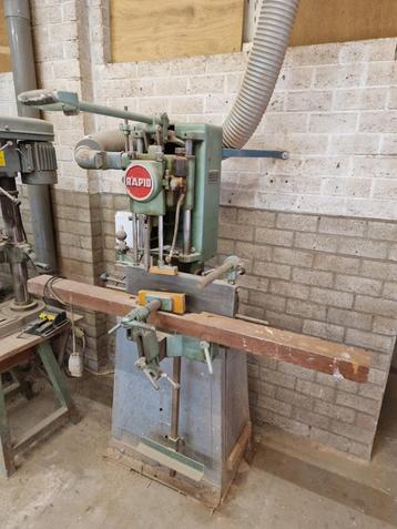 Kettingfreesmachine beschikbaar voor biedingen