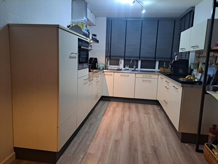 Gebruikte Hoekkeuken - Crème, Huis en Inrichting, Keuken | Complete keukens, Gebruikt, U-keuken, Crème, Kunststof, Ophalen