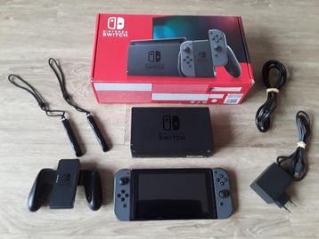 Nintendo Switch V2 Compleet in Goede Staat  beschikbaar voor biedingen